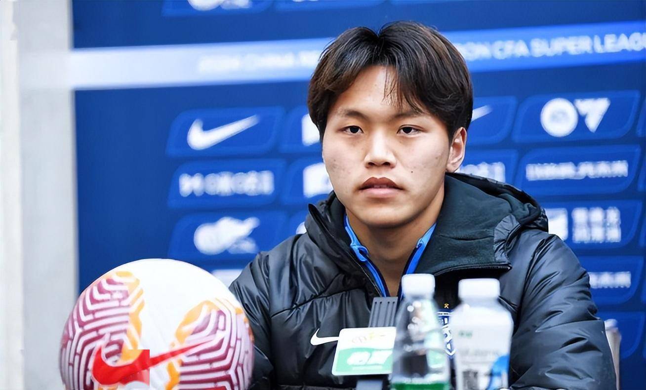 武汉三镇窗口期篮板制胜,志在足总杯名次提升,信心回归,团队化学反应显著 武汉三镇窗口期篮板制胜,志在足总杯名次提升,信心回归,团队化学反应显著