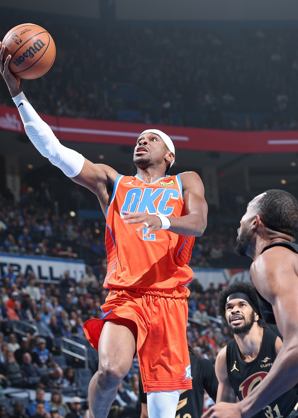 今晚俄克拉荷马雷霆备战CBA常规赛，伤情更新细节曝光，管理层满意，临场指挥获称赞